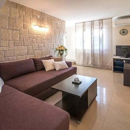 Marina Villa *